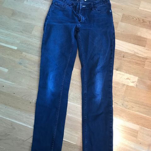 Acne jeans str 27