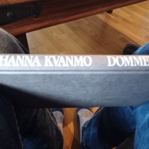 Hanna Kvanmo Dommen - 2 verdenskrig . Uten omslag