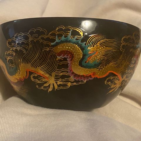 Vintage laquer bowl - lakkert skål - håndmalt Drager/Koi fisker