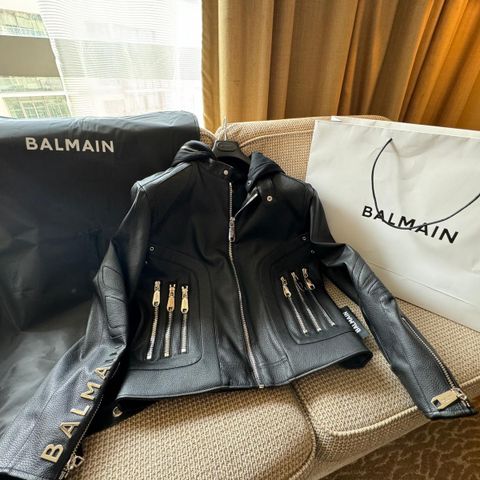 Ny Balmain skinnjakke selges