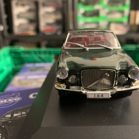 1.43 Volvo 164