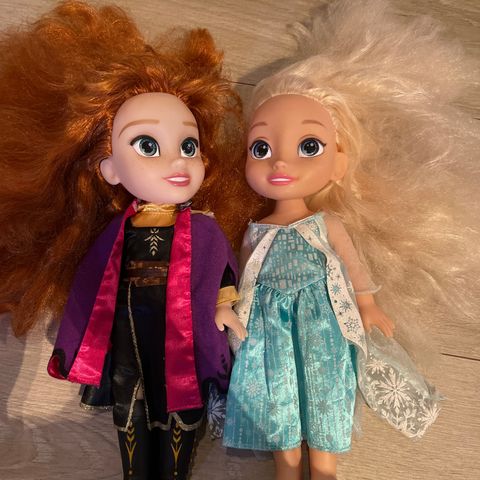 Elsa og Anna dukke