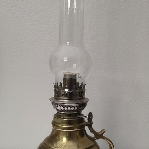 Pent parafin/ olje-lampe