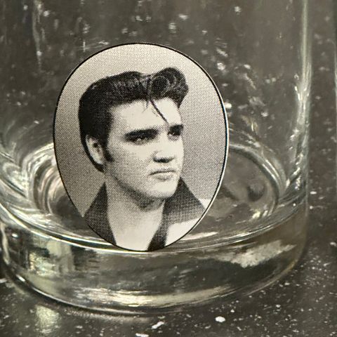 2 stk whiskeyglass med Elvis Presley