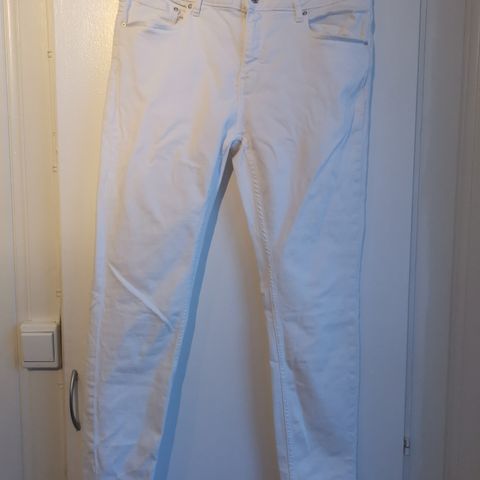 Hvit bukse fra Zara Woman, str 40 premium demin collection