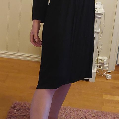 Ny kjole fra Soaked in Luxury str. L