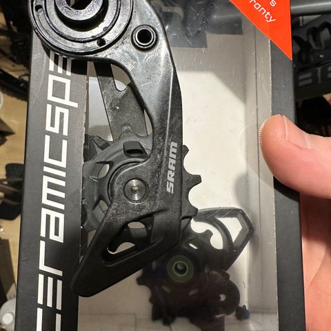 SRAM Red Carbon cage