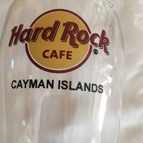 Hard Rock cafe glads CAYMAN ISLAND