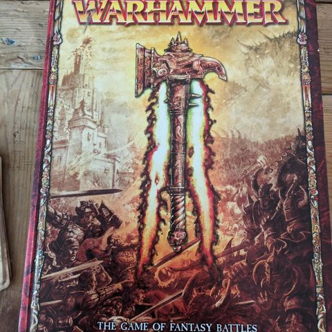 Warhammer regelbok + Cards for magi