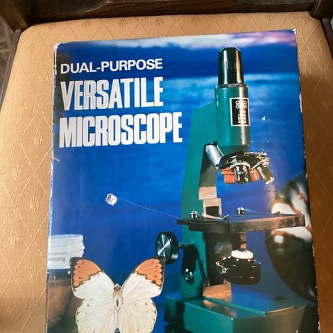 Vintage retro Mikroskop, i originaleske, samleobjekt, leke