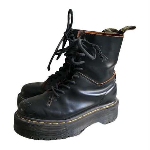 Dr. Martens Jadon Decon