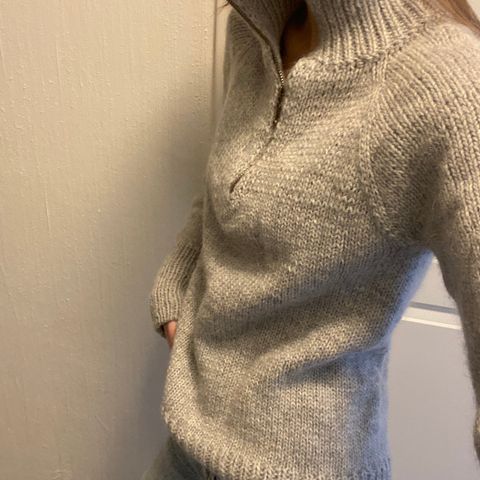 NY Zipper Sweater