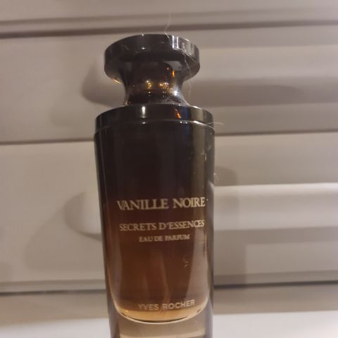 VANILLE NOIRE SECRETS D'ESSENCES Eau De Parfum
