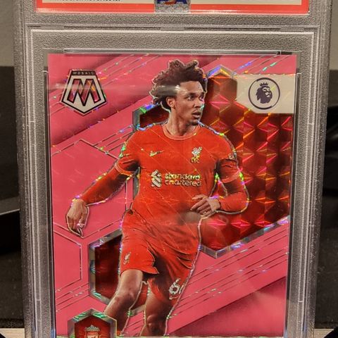 Trent Alexander Arnold - Panini Mosaic - Pink 06/10 - PSA 9