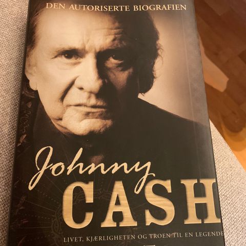 bøker. Johnny Cash.  Den autoriserte biografien     75kr