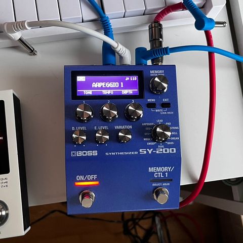 Boss SY-200 Guitar/Bass Synthesizer Pedal