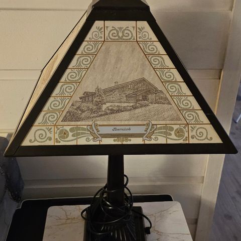 Kjempe flott bordlampe av Kvernaland :)