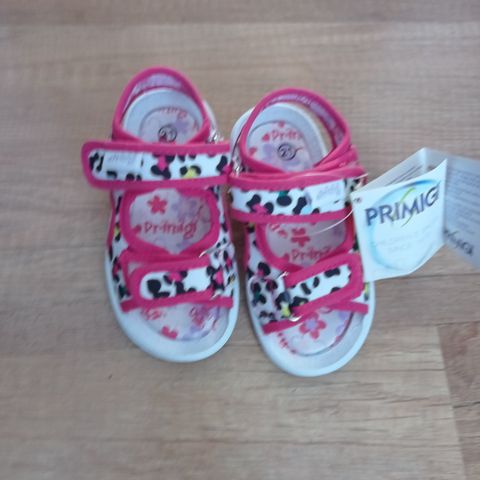Ny sandaler for jenter Primigi str 21