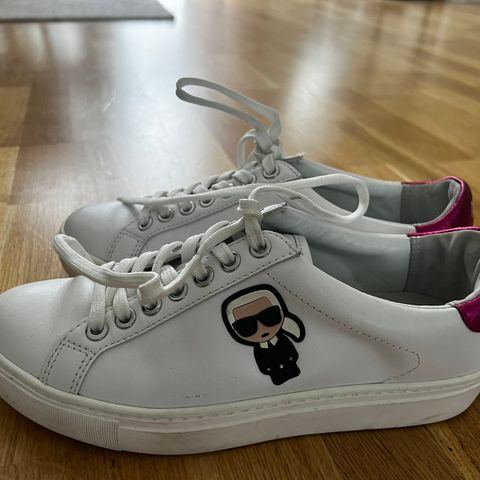 Karl Lagerfeld sneakers str 38