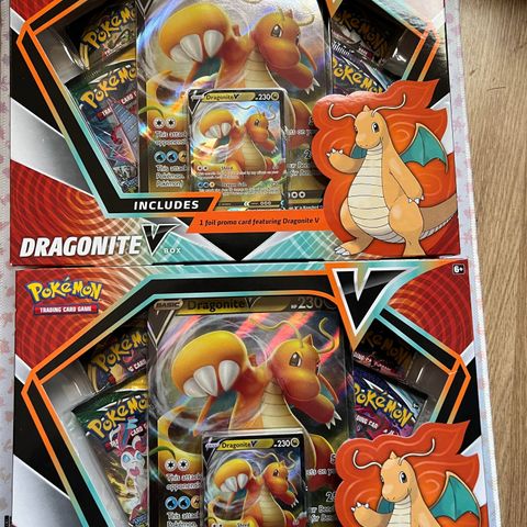 Pokemon Dragonite V box (Inneholder Evolving skies!)