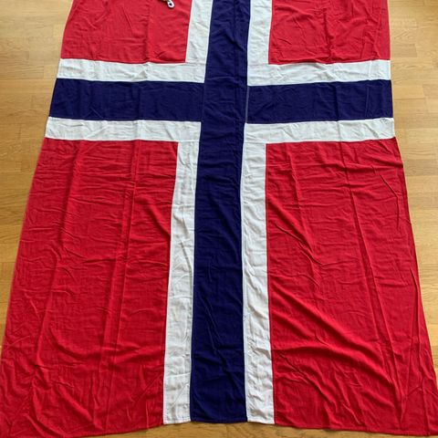 Norsk Flagg, gammelt og pent ca 145*200