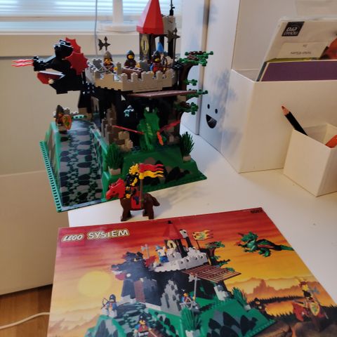 Lego Fire breathing fortress 6082