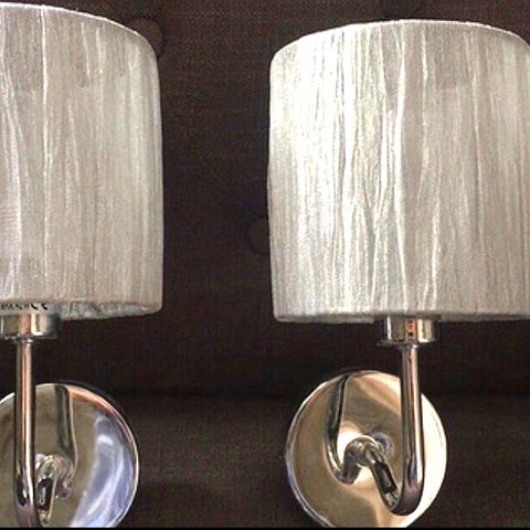 Lampetter i sølvfarget stoff selges rimelig