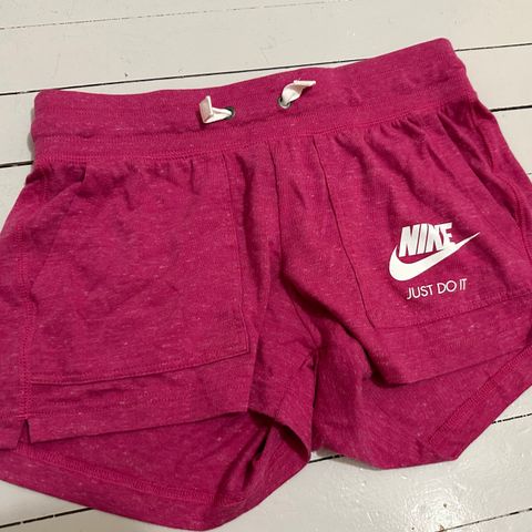 Nike shorts str S