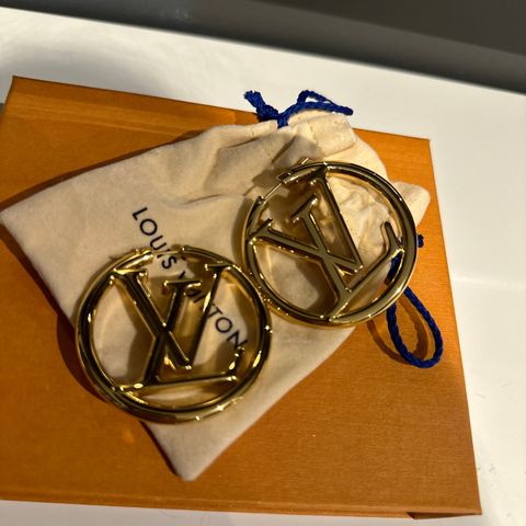 louis vuitton hoops øredobber