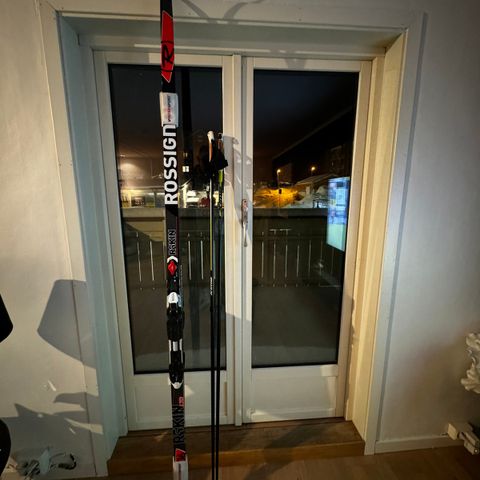 Rosignol Rskin ski CL206 med move binding , Swix carbonstaver , alpina Classic