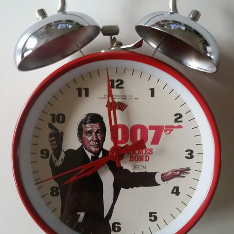 James Bond alarmklokke