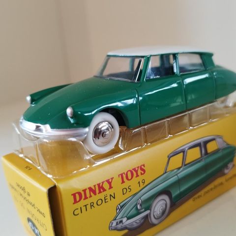 Citroen DS 19. 1955. Skala 1/43.  Dinky Toys  Ny, metall  I original eske.