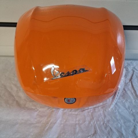 Vespa CM272923 Top Case 890/A orange