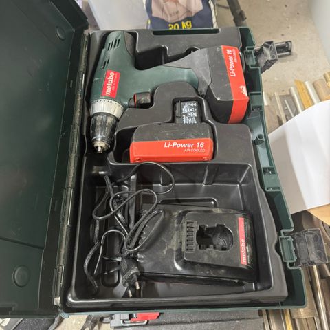 Metabo Drill med batterier og lader