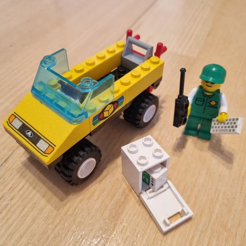 Lego Town Jr 6325 Package Pickup