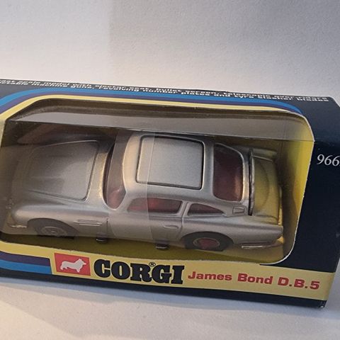 Corgi James Bond Aston Martin DB5