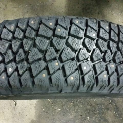 Michelin Ivalo Piggdekk 185 65 R 15