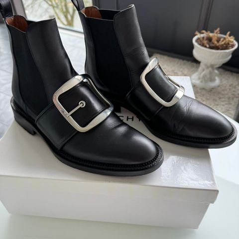 Givenchy Tina boots