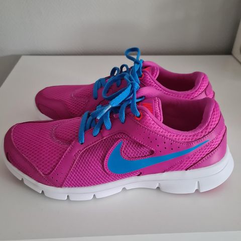 Nike, 40,5