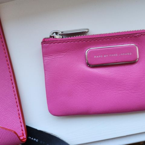 NY - Marc by Marc Jacobs - top zip  wallet keys - pink - leather
