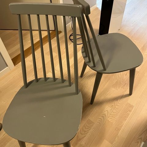 2 stk kjøkkenstoler i grå