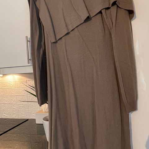 Asimetric, long 100% ull kjoler -ZARA - special studio collection