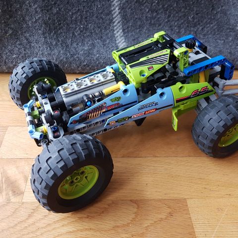 Lego Technic 42037 Terrengracerbil