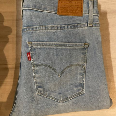 Levi’s skinny jeans