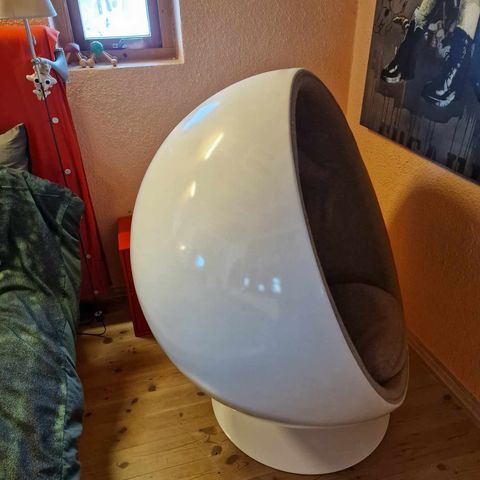 Ball chair