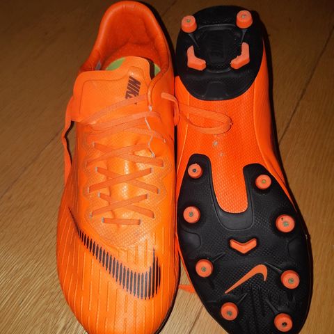 Nike fotball sko med knotter