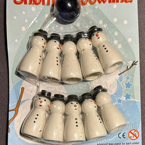 Snømannbowling