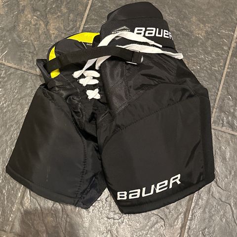 Bauer ultra sonic bukse i str YTH small selges - nesten ny