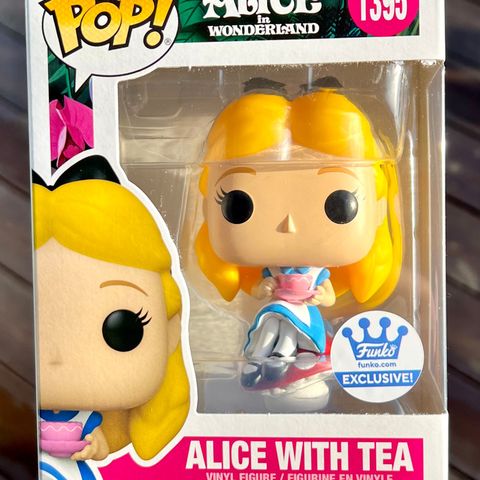 Funko Pop! Alice with Tea | Alice in Wonderland (1395)