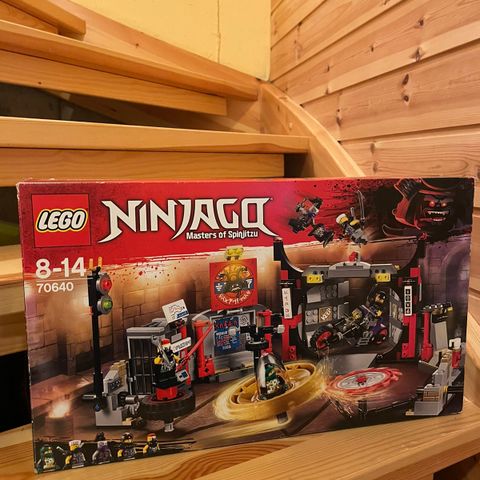 Lego-Ninjago-70640-Uåpnet